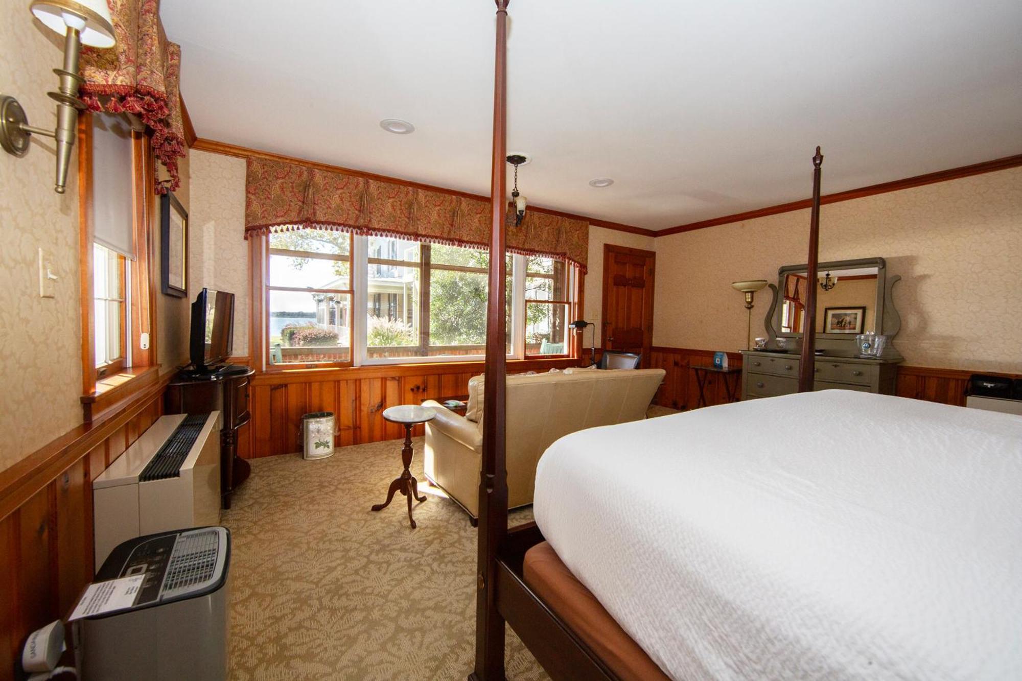Sandaway Suites & Beach Oxford Exterior photo